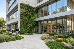 Leia mais sobre o artigo Paisagismo Corporativo: Guia Profissional para Valorizar Espaços Comerciais